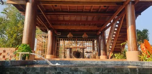 Family Room with Mountain View