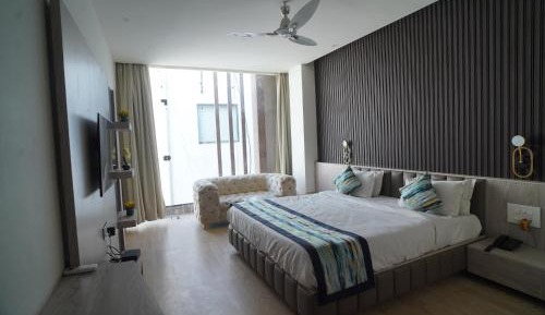Superior King Room