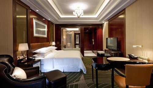 Club King Room