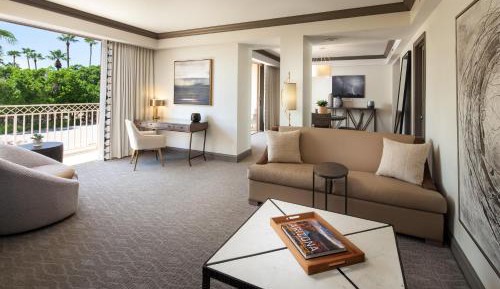 1 Bedroom Executive Suite, 1 King, Resort view, Balcony