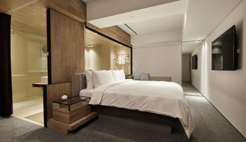 Deluxe King Room