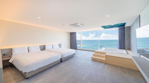 Deluxe Double Room with Bath