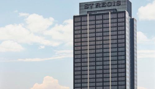 Guest Room, 1 King, Lake Gardens View