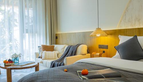 Deluxe Queen Room