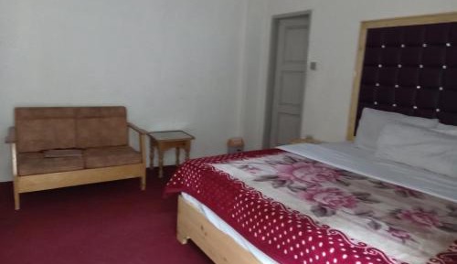 Deluxe Family Room