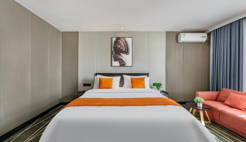 Deluxe Queen Room