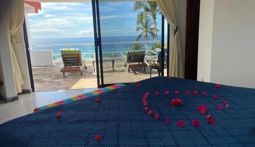Queen Room with Pool View