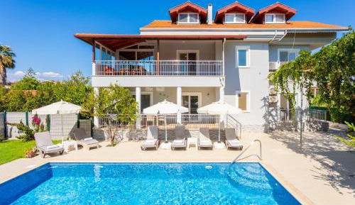 Five-Bedroom Villa