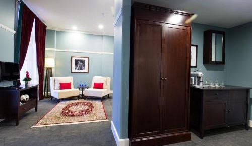 Queen Elizabeth Suite