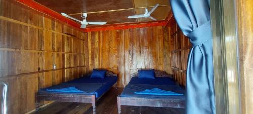 Standard Twin Room with Shared Bathroom