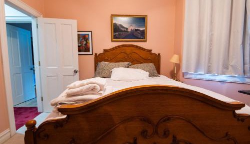 Queen Room with Garden View