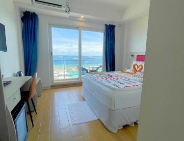 Queen Room with Sea View