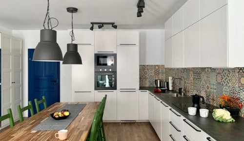 One-Bedroom Deluxe Apartment