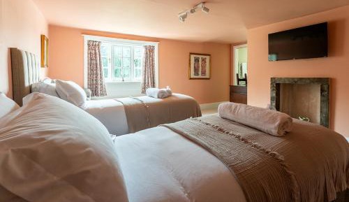 Deluxe King Room