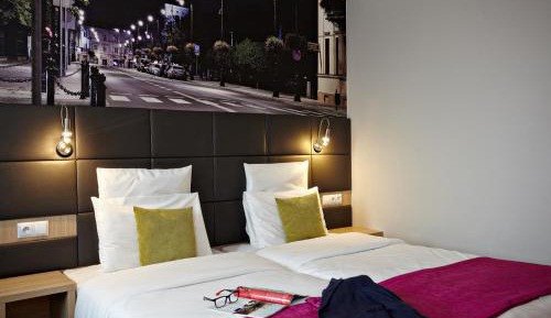 Standard Queen Room