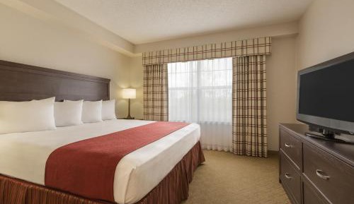 One-Bedroom King Suite - Non-Smoking