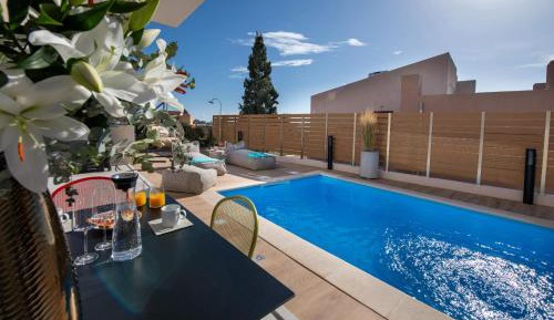 Hibiscus with private pool
