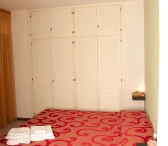 Deluxe Room (2 Adults + 1 Child)