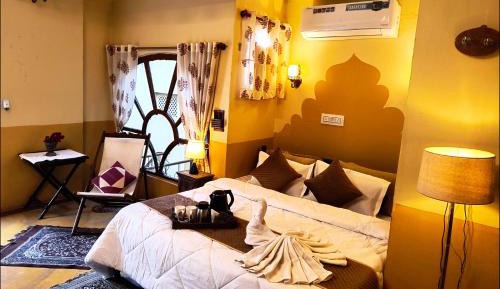 Deluxe Room (2 Adults + 1 Child)
