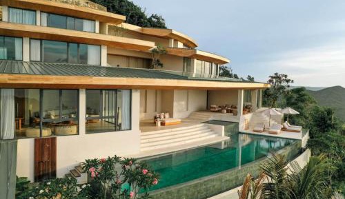 Four Bedroom Villa Boë with Sea View