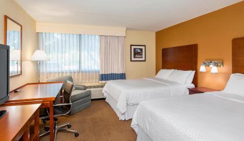 Superior Queen Room with Two Queen Beds