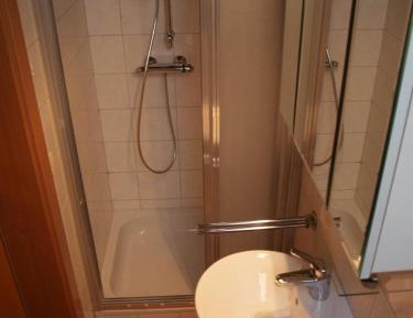 Apartment with Shower