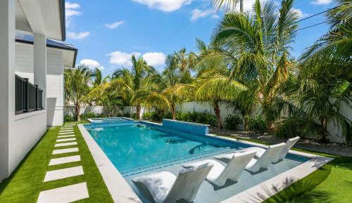 Five-Bedroom Holiday Home