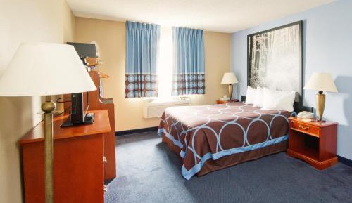 Queen Room - Non-Smoking