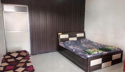 Economy Triple Room