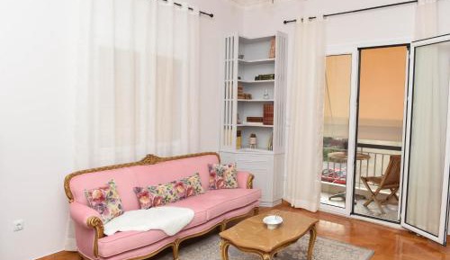 Apartment with Garden View