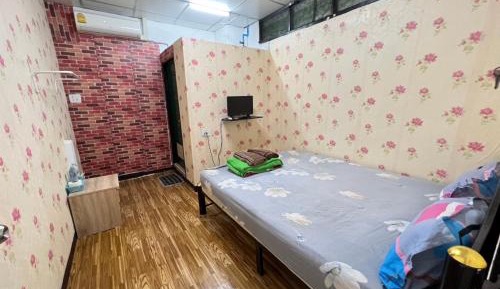 Double Room with No Window