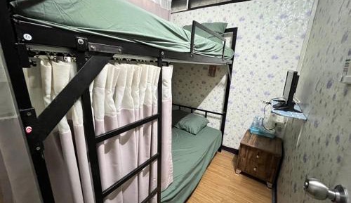 Mixed Dormitory Room