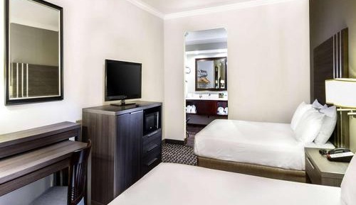 Queen Room with Two Queen Beds - Non-Smoking