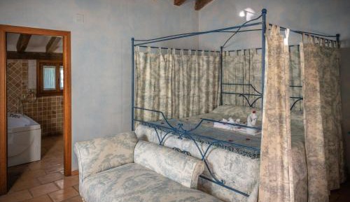 Deluxe Suite with Spa Bath