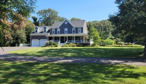 Seven-Bedroom House