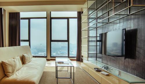 Apartment with Pool View 