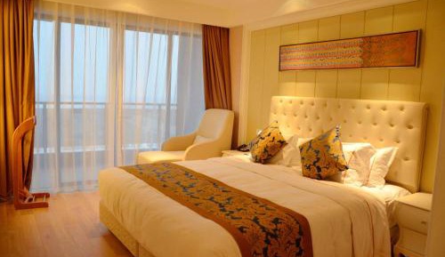 DeLuxe River Suite 