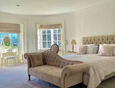 Deluxe King Suite