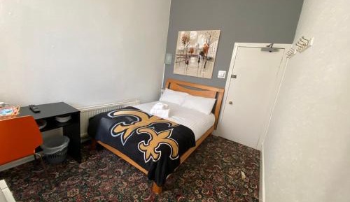 Double Room with Shared Bathroom