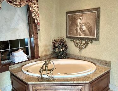 King Room with Spa Bath