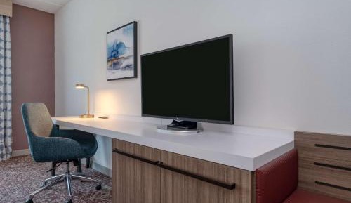 Premium Queen Room with Two Queen Beds and Mountain View - Top Floor