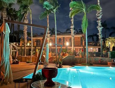 Queen Room with Pool View
