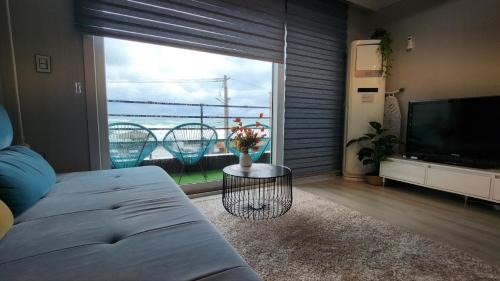 Family Suite (6 Adults)
