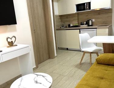 One-Bedroom Apartment with Side Sea View