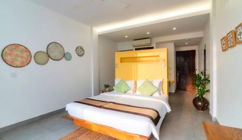 Deluxe Double Room with Balcony and Sea View