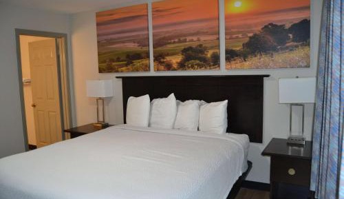 Two-Bedroom Suite - Non-Smoking