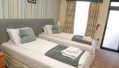 Deluxe Double or Twin Room