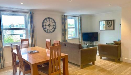 Duplex 2 Bedroom 2 Bathroom Apartment