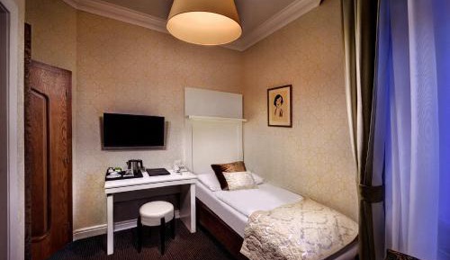 Small Single Room