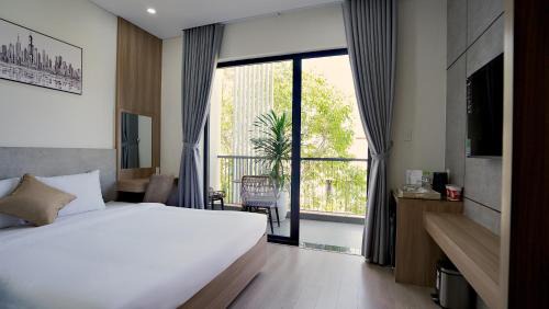 Deluxe Double Room with Balcony